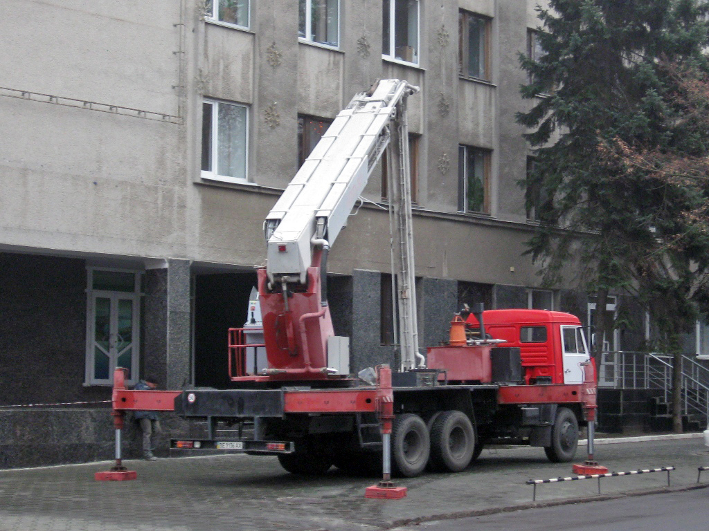 Автоподъёмник АПГП 30/20-300/206 на шасси КамАЗ-53215 #ВЕ 9294 ВК. Николаев, улица Лягина