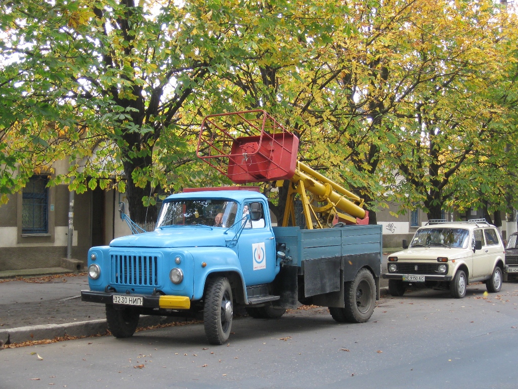 Автоподъёмник ТВГ-15Н. #3230 НИП. Николаев, улица Чигрина