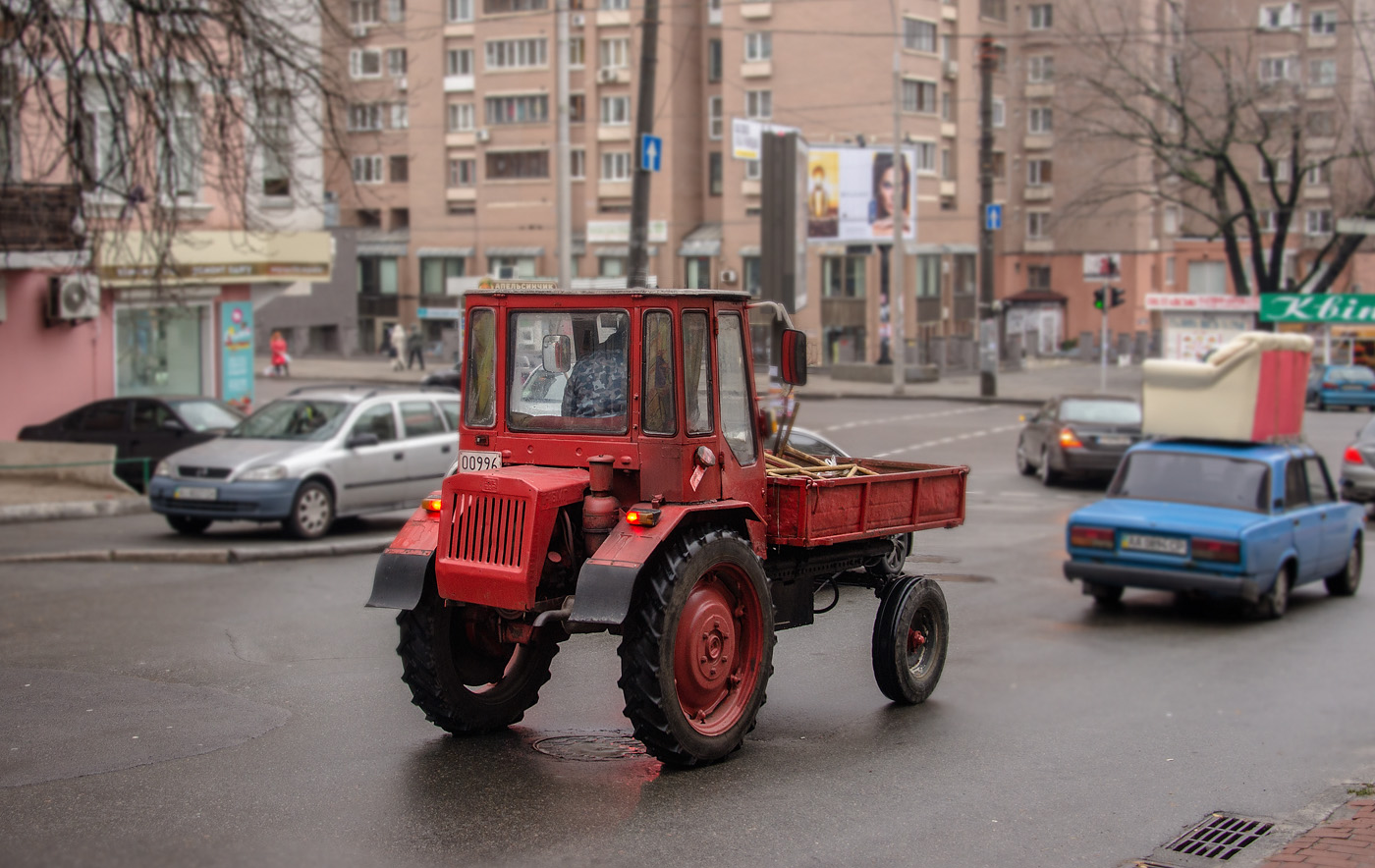 Самоходное шасси СШ-2540 #00996 КС. Киев