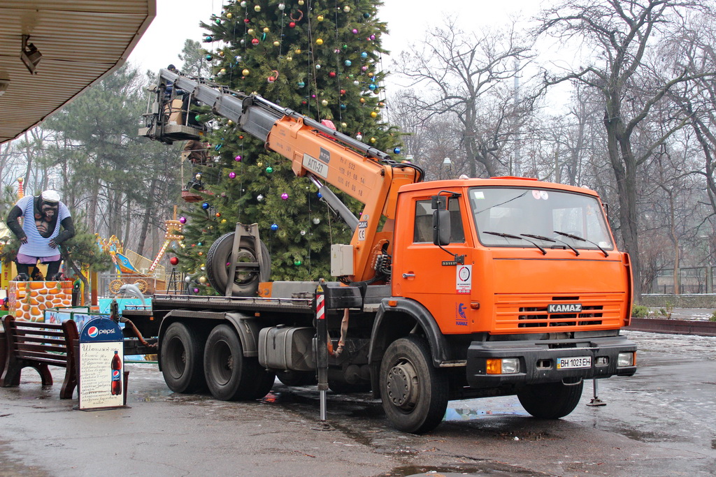  Автоподъемник АГП-27 на шасси КамАЗ-55111 #ВН 1023 ЕН . Одесса, Лидерсовский бульвар