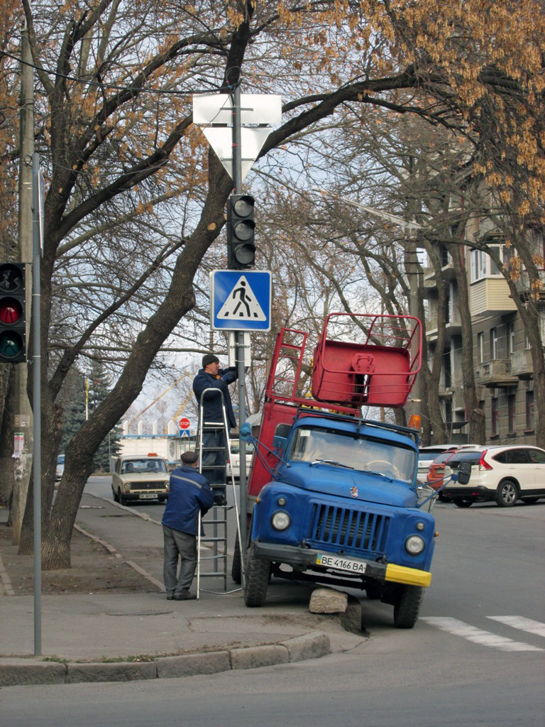 Автоподъёмник ТВГ-15Н #ВЕ 4166 ВА. Николаев, улица Московская