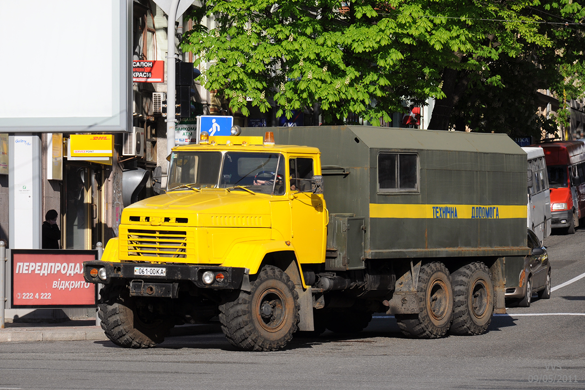 КрАЗ-6322 с кузовом типа КУНГ . Киев, бульвар Тараса Шевченко / Красноармейская улица