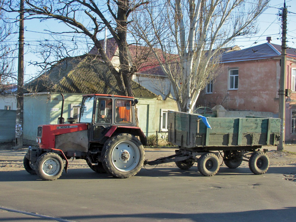 Трактор ЮМЗ-6АКМ-40.2. Николаев, улица Сивашской Дивизии