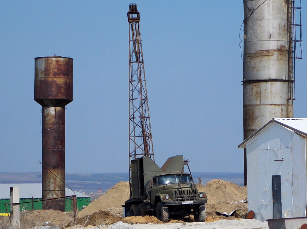 Бурильная установка УРБ-2,5А #Т 092 ОР 36 на базе ЗиЛ-131Н. Белгородская область, г. Алексеевка, Магистральная улица 