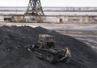 Бульдозер с рыхлителем на базе трактора Т-330. Работы на угольном складе Трипольской ГРЭС. Киевская область, г. Украинка