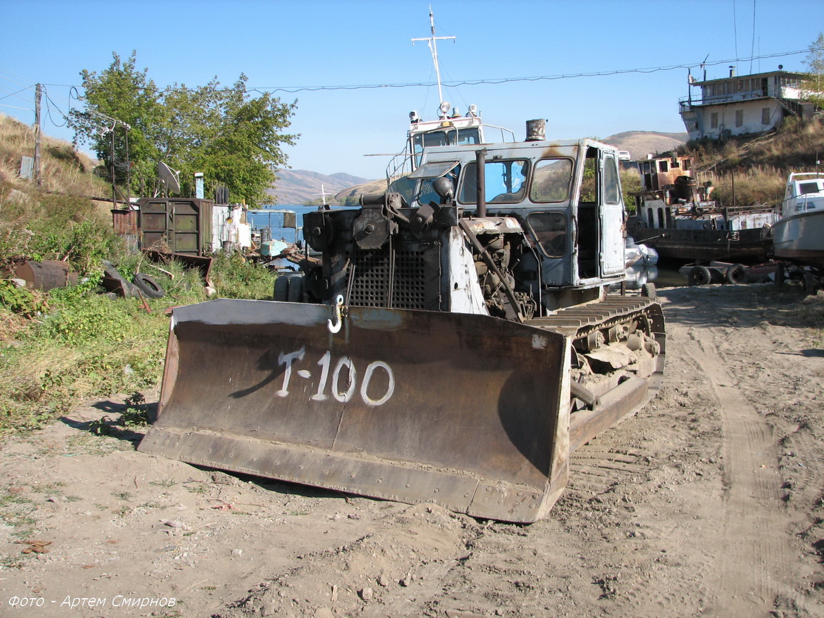 Бульдозер Д-686 на базе трактора Т-100М № 46-27 ДБ. Усть-Каменогорск, Аблакетский причал