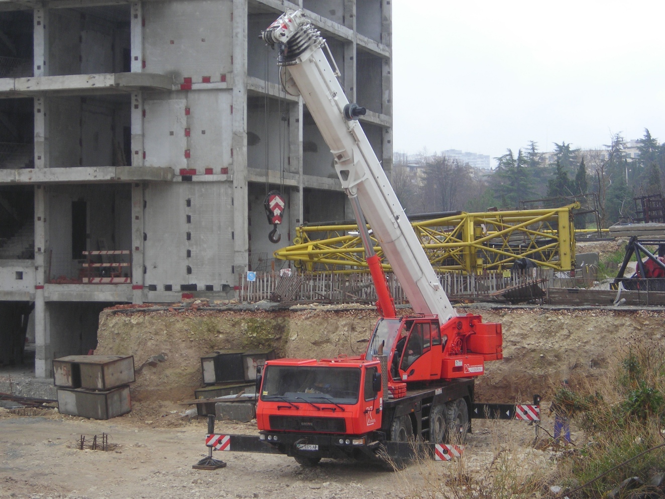Кран Grove GMK 3055. Севастополь