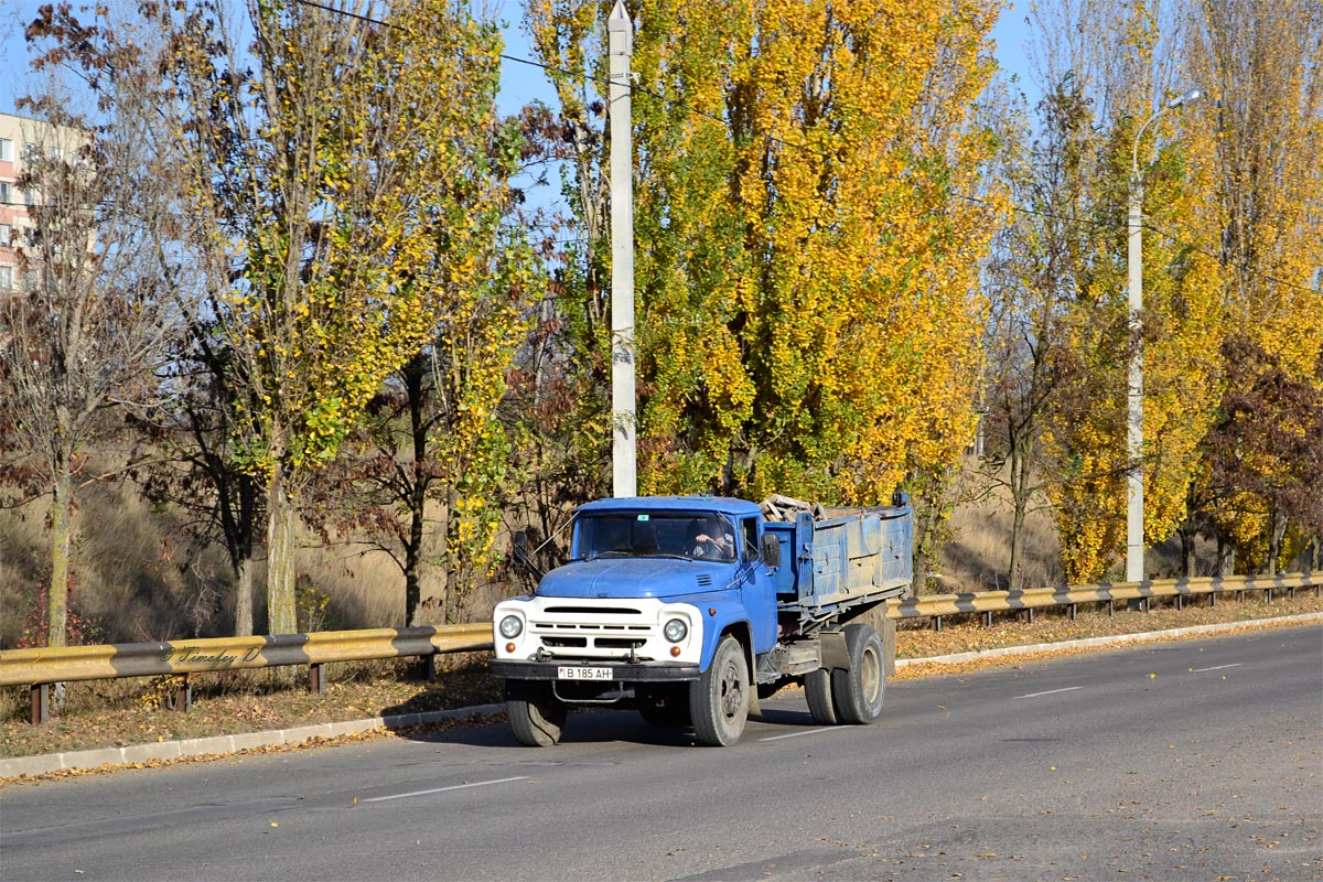 Автосамосвал ЗиЛ-ММЗ-554М . Приднестровье, Тирасполь, Одесская улица