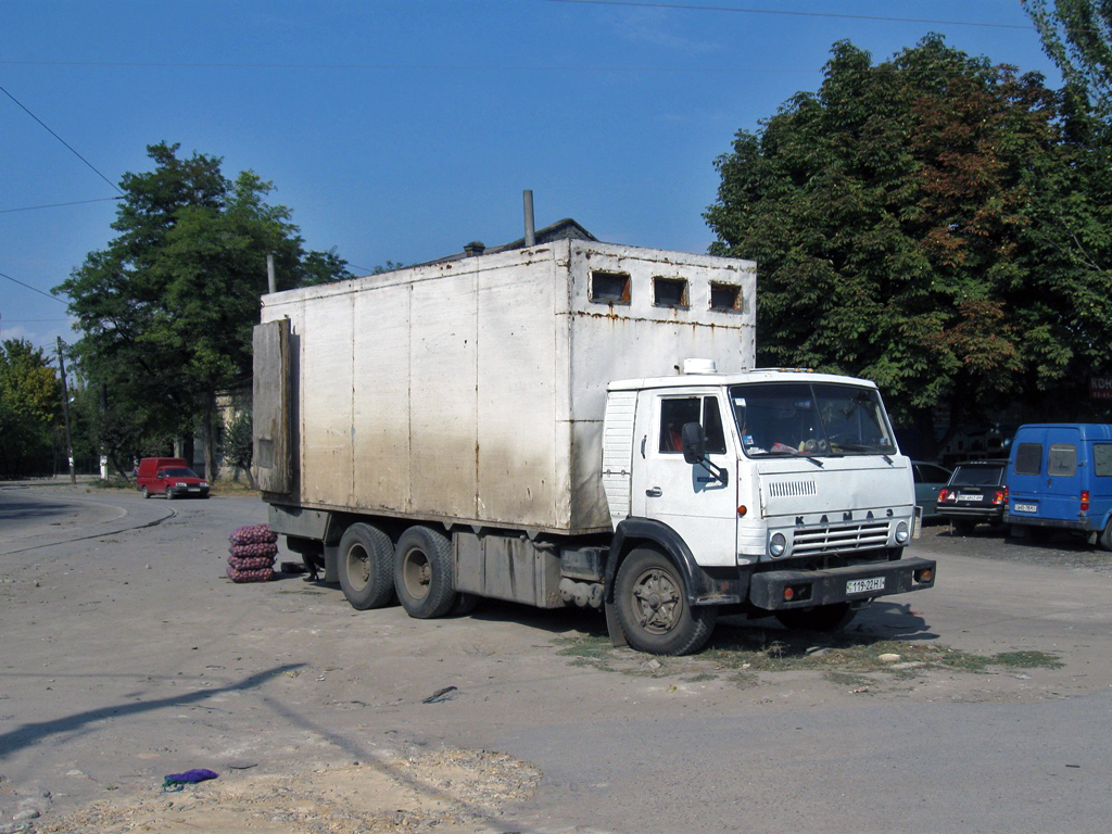 Автомобиль КамАЗ-53212 #119-22 НІ . Николаев, улица Акима