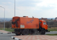 Подметально-уборочная машина КО-318А "Вихрь" на шасси КамАЗ-43253. Белгородская область, г. Алексеевка, Спортивная улица