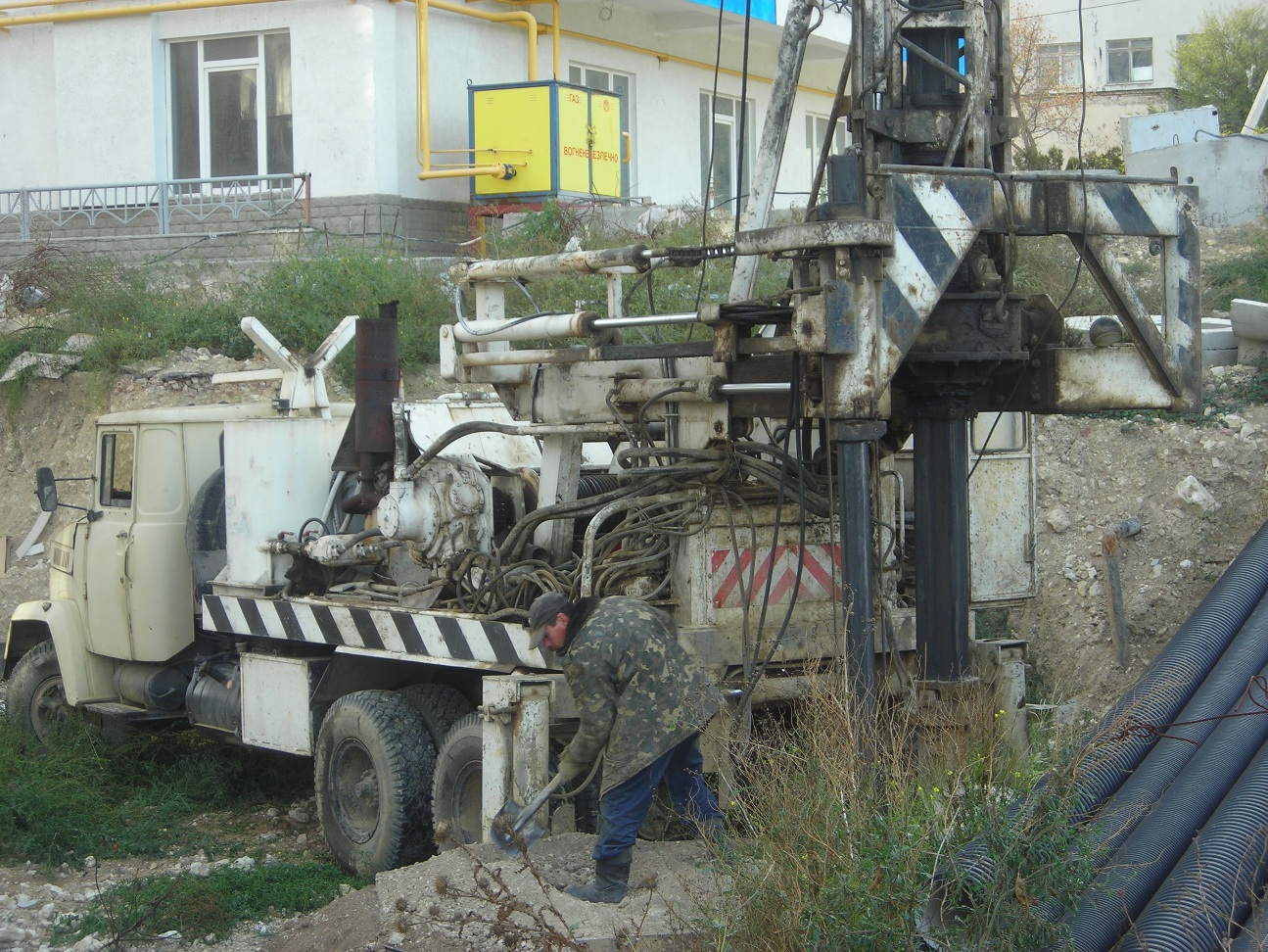 Буровая установка Mastbud M-150 на шасси КрАЗ-65101 #511-55 АА. Севастополь