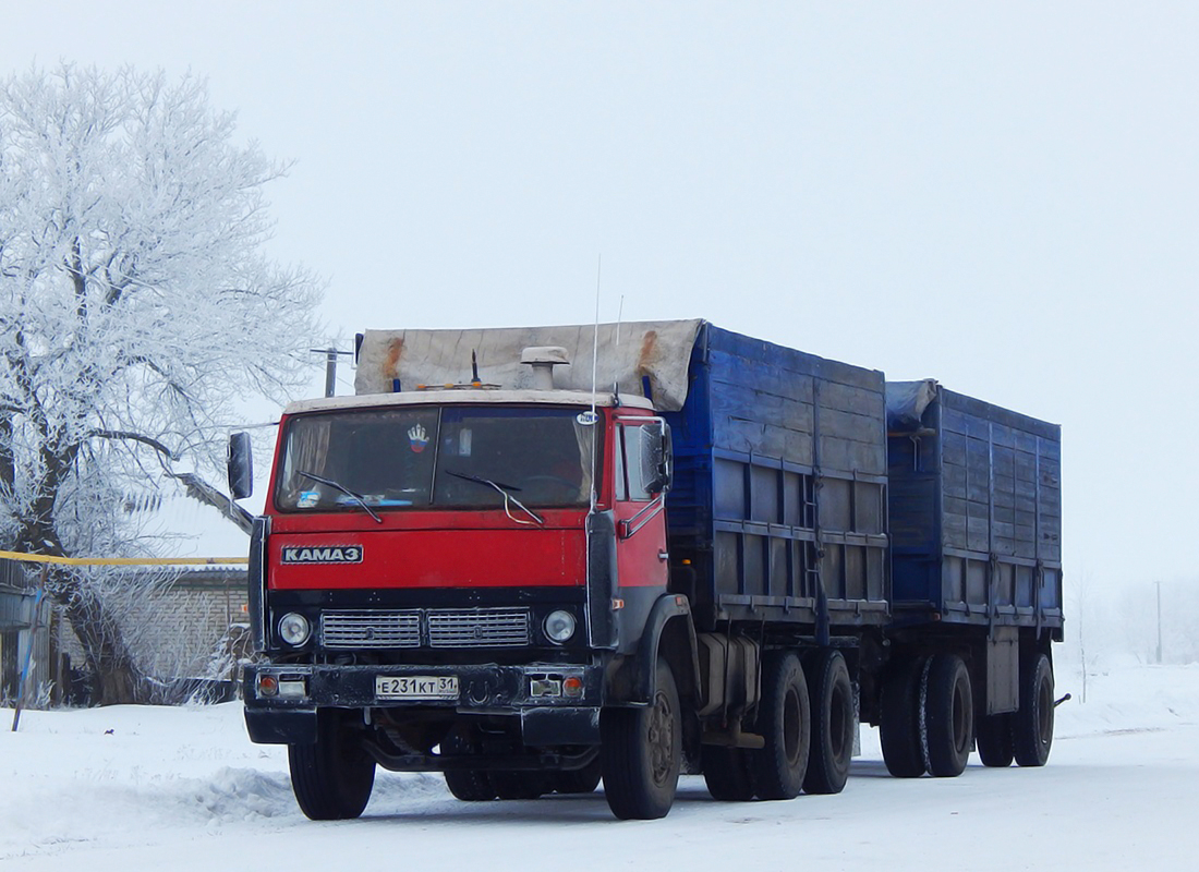 КамАЗ-5320 № Е 231 КТ 31 с двухосным прицепом. Белгородская область, Прохоровский район, село Вязовое