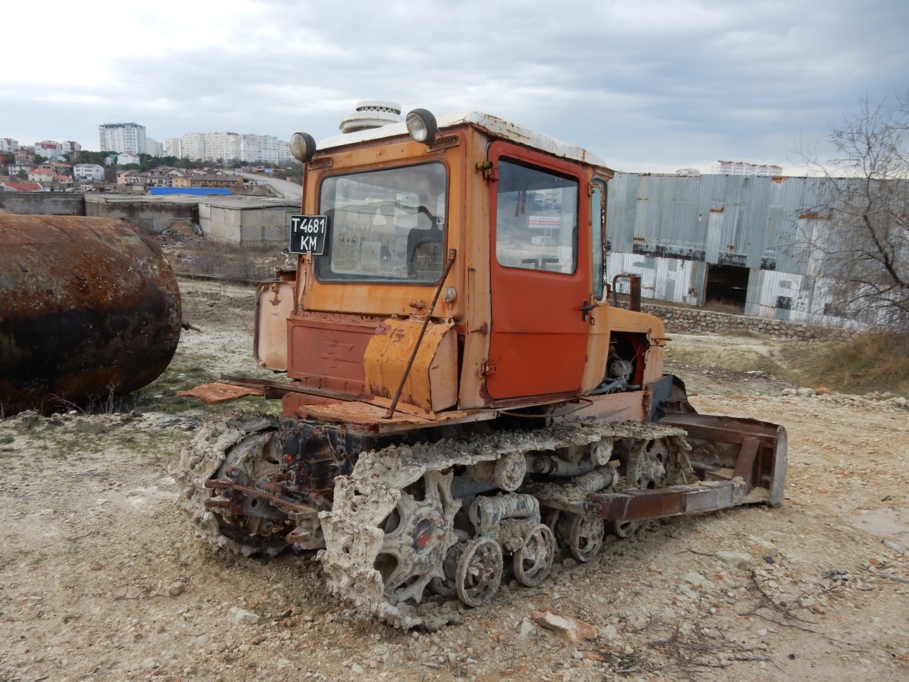 Бульдозер ДЗ-42Г на базе трактора ДТ-75* #Т 4681 КМ. Севастополь