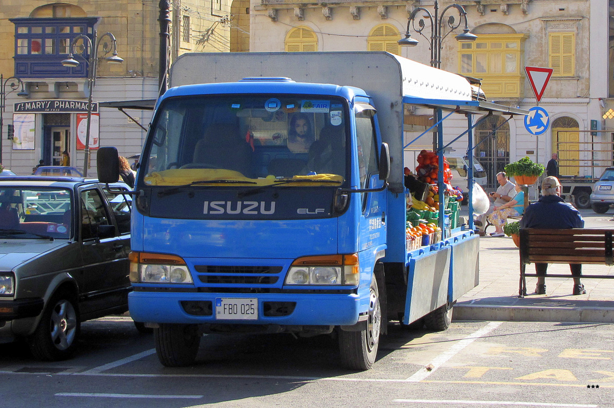 Автолавка на базе Isuzu ELF #FBO 025. Мальта, Моста