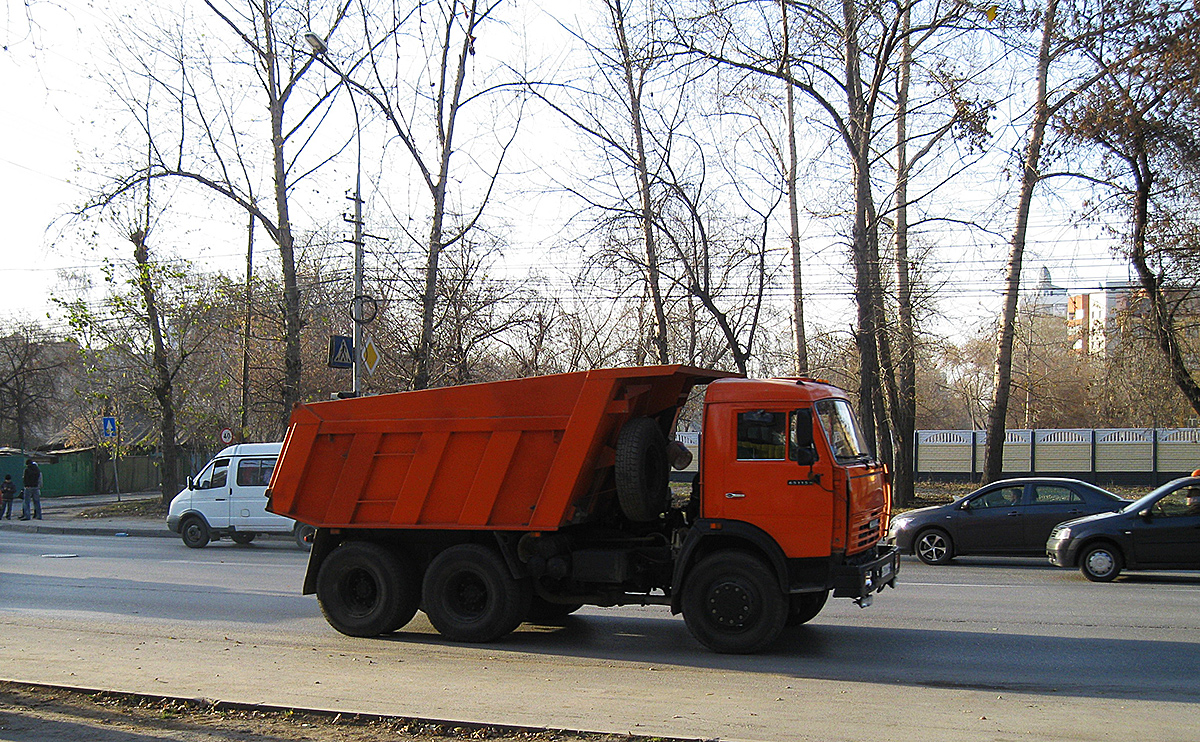 Самосвал КамАЗ-65115. Новосибирск, улица Никитина