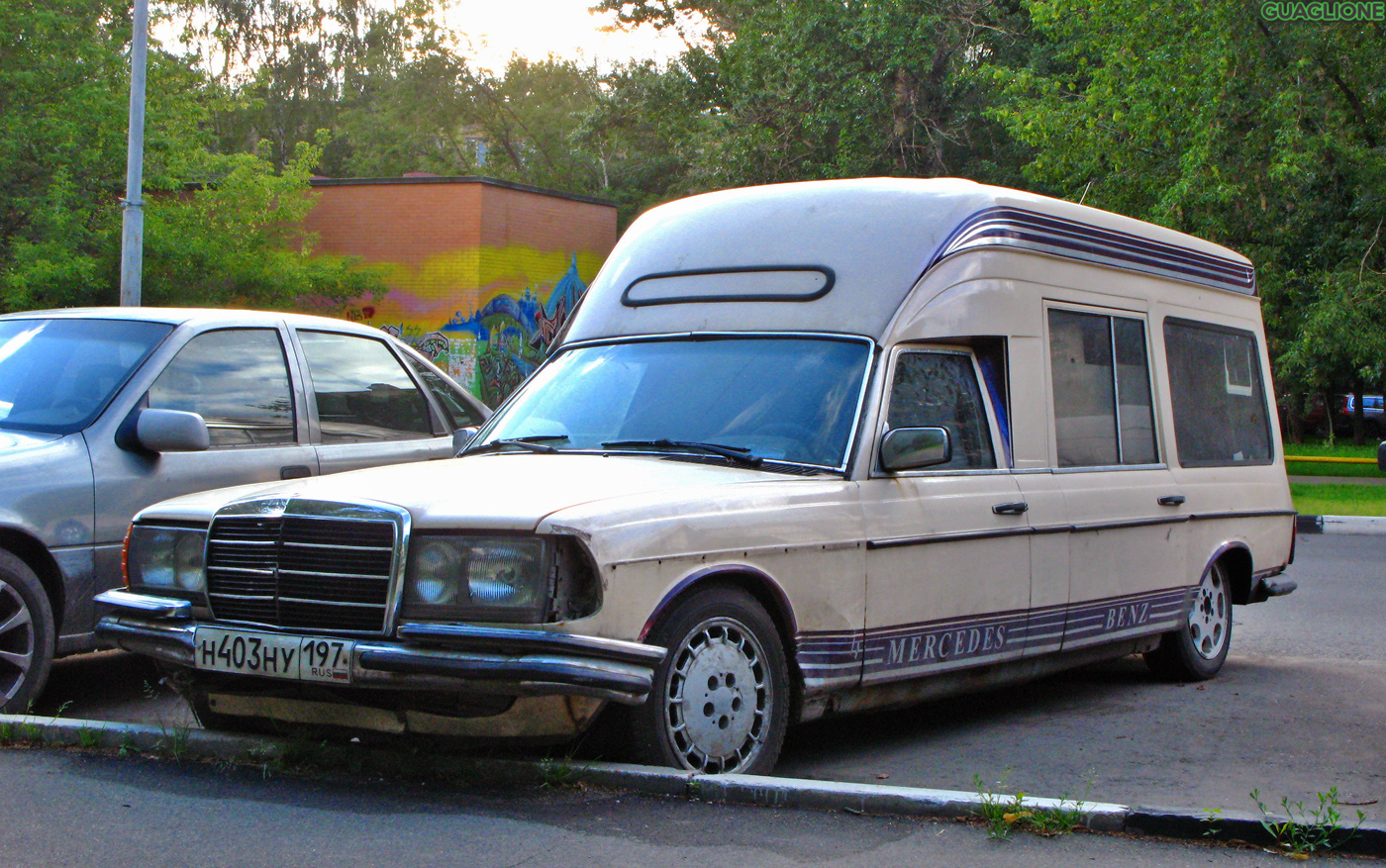 Mercedes-Benz 220D BINZ Notarztwagen #Н 403 НУ 197. Москва, 16-я Парковая улица