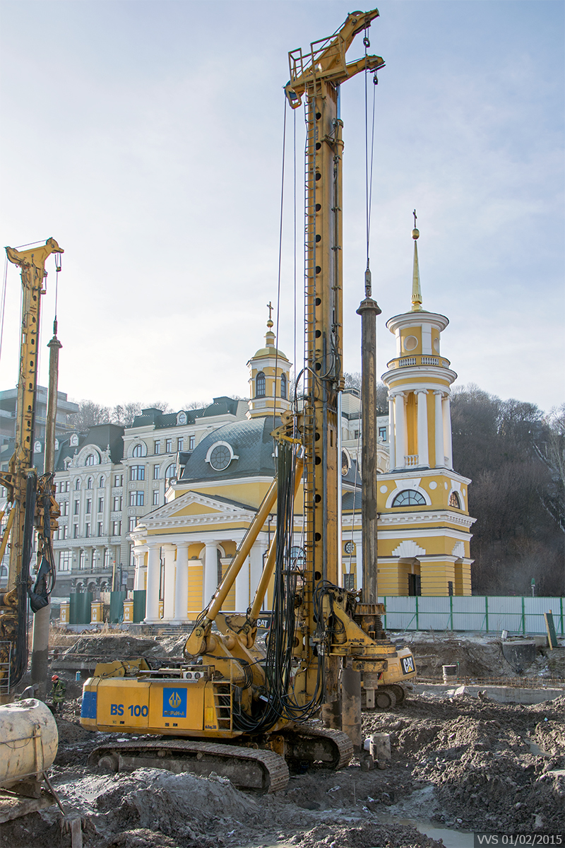  Буровая машина Bauer BG 36 . Киев, Почтовая площадь