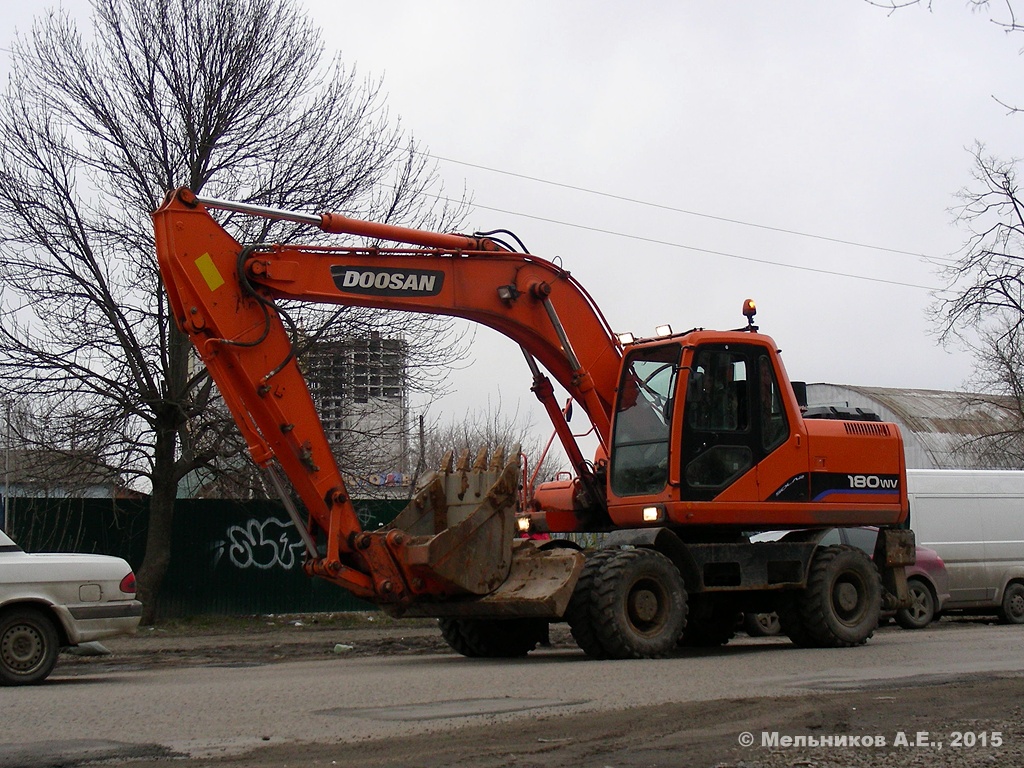 Экскаватор Doosan Solar 180WV. Иваново, улица Красных Зорь