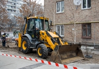 Экскаватор-погрузчик JCB 3CX. Киев, Васильковская улица