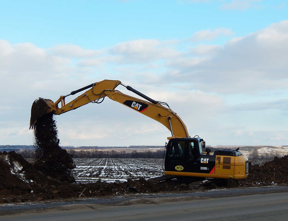 Экскаватор Caterpillar 320DL #4950 ЕС 31. Белгородская область, Красногвардейский район, автодорога Р-185 "Белгород - Павловск"
