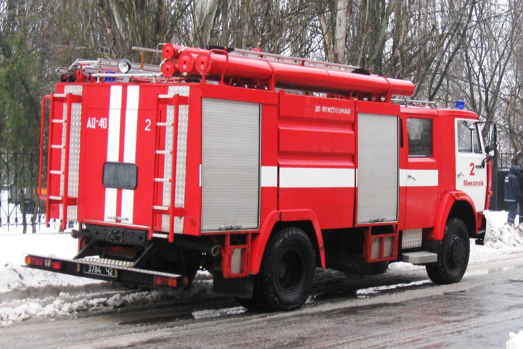 Пожарная цистерна АЦ-40(43253)-247.02  #3784 Ч2. Николаев, улица Васляева
