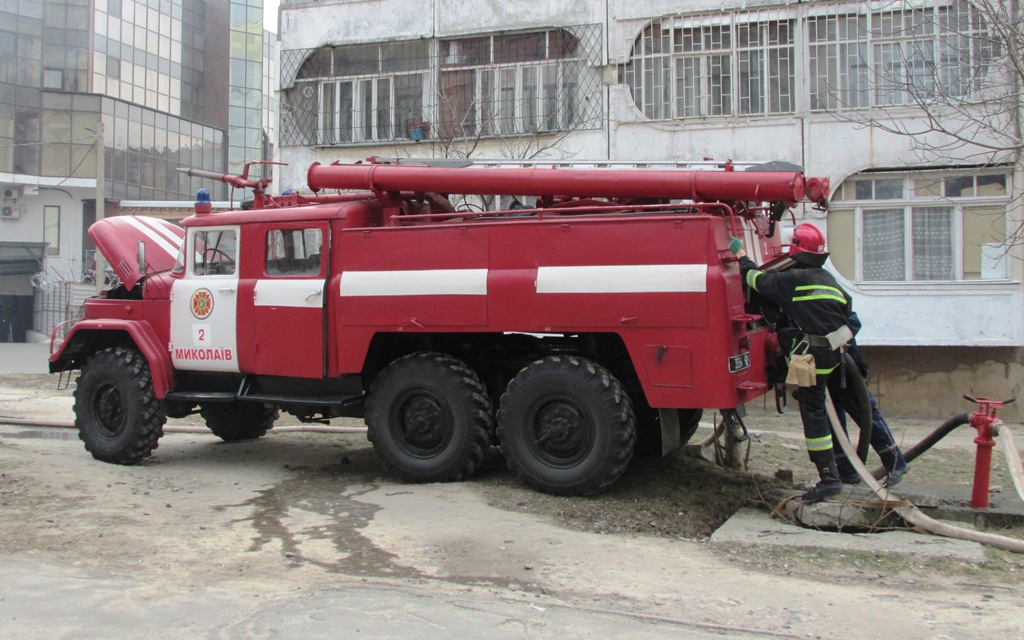 Пожарная автоцистерна АЦ-40(131)137А  #3554 Ч2. Николаев, проспект Ленина