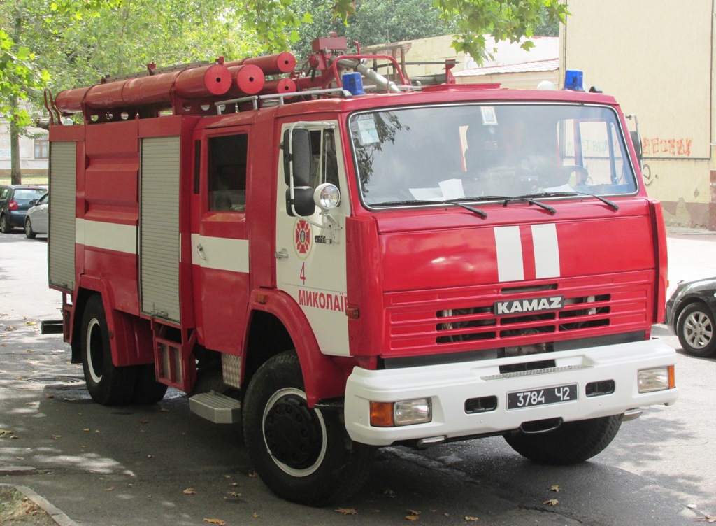Пожарная цистерна АЦ-40(43253)-247.02 #3784 Ч2. Николаев, улица Лягина