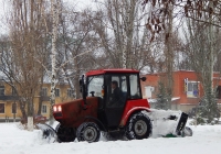 Уборочная машина МТЗ МУ-320 на базе трактора Беларус -320.4. Белгородская область, г. Алексеевка, Мостовая улица