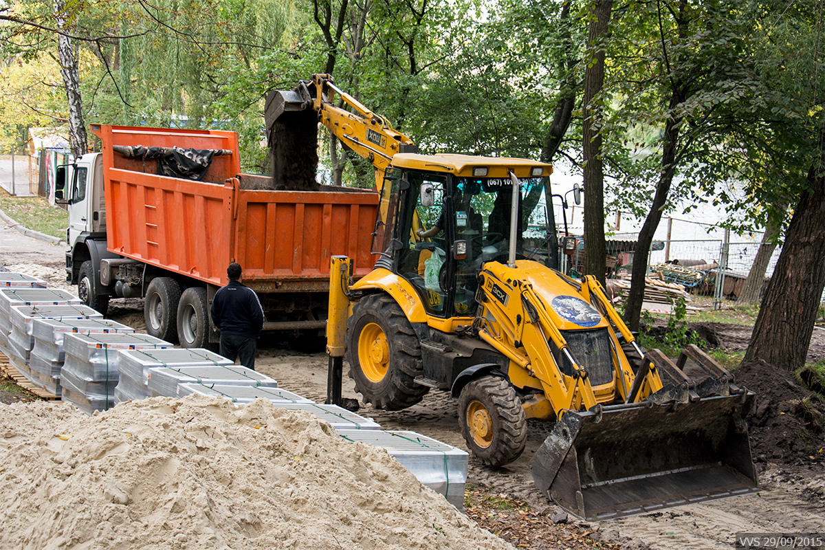 Экскаватор-погрузчик JCB 3CX #05246 Т АІ. Киев, Голосеевский парк им. Максима Рыльского