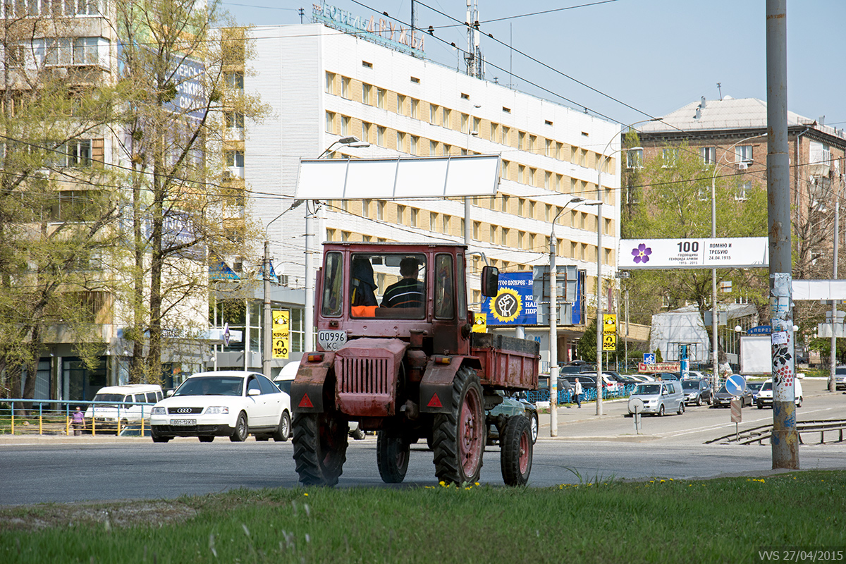 Самоходное шасси СШ-2540 #00996 КС. Киев, бульвар Дружбы Народов