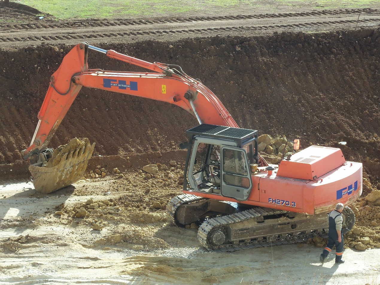 Экскаватор Fiat-Hitachi FH 270.3. Севастополь