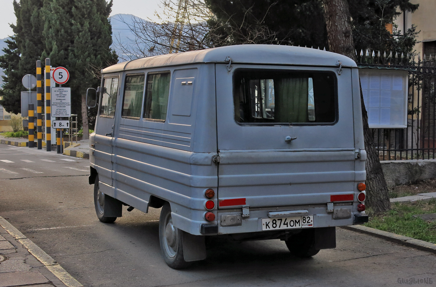 Zuk A07B #К 874 ОМ 82 . Крым, Ялта, улица Рузвельта; въезд на территорию Морского порта