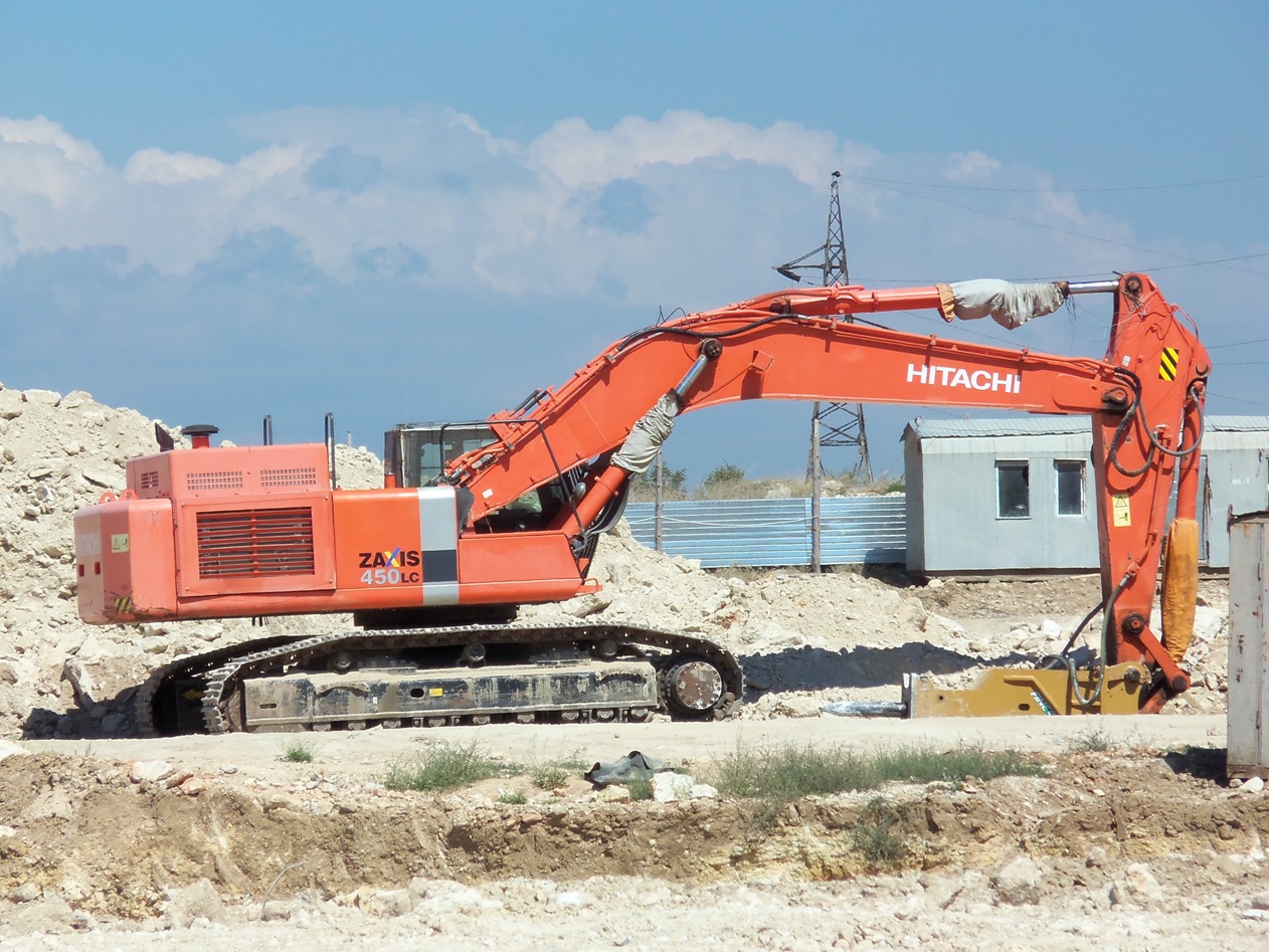 Экскаватор Hitachi Zaxis 450LC с гидромолотом. Севастополь