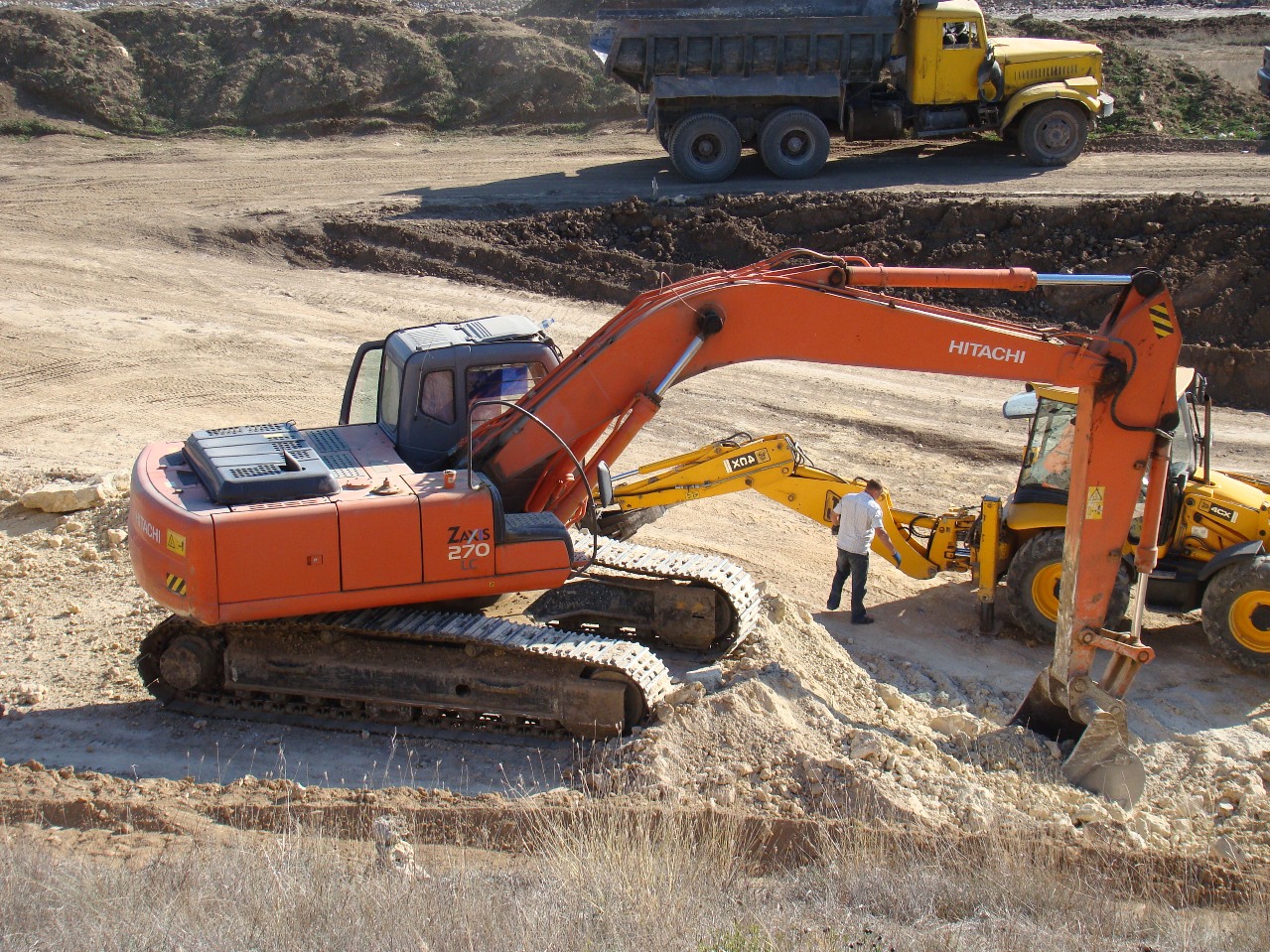 Экскаватор Hitachi Zaxis 270LC. Севастополь