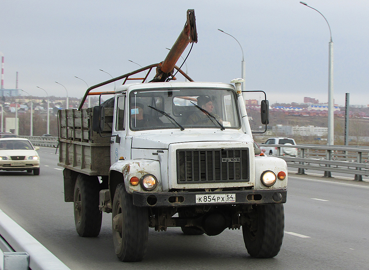 Буровая установка БКМ-317 на шасси ГАЗ-33081 "Садко" #К 854 РХ 54. Новосибирск, Бугринский мост