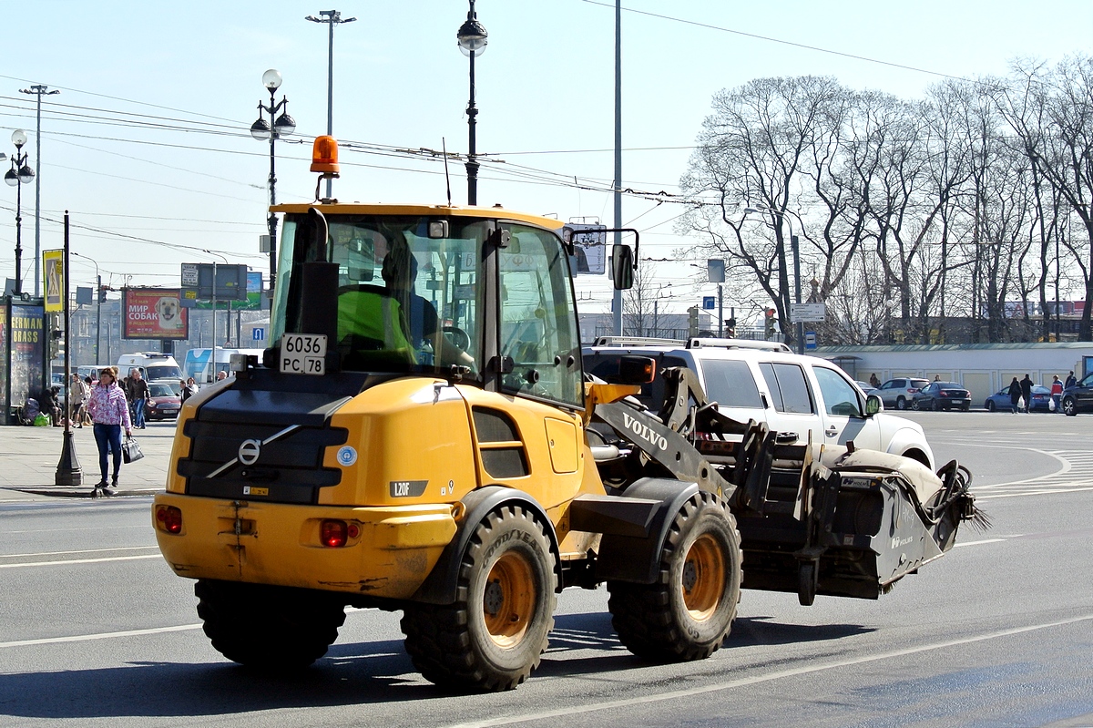 Колесный погрузчик Volvo L20F #6036 РС 78. Санкт-Петербург, Невский проспект