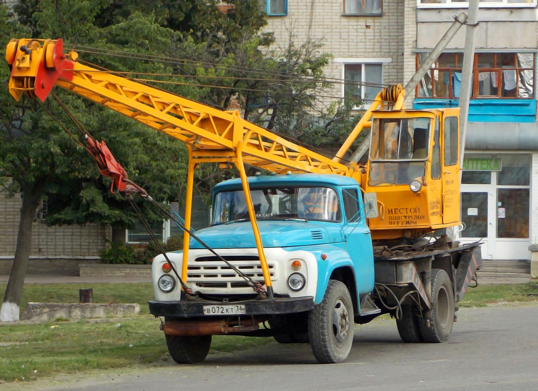 Автокран КС-2568 на шасси ЗИЛ-431412 # В 072 КТ 36. Белгородская область, г. Алексеевка, улица Пушкина
