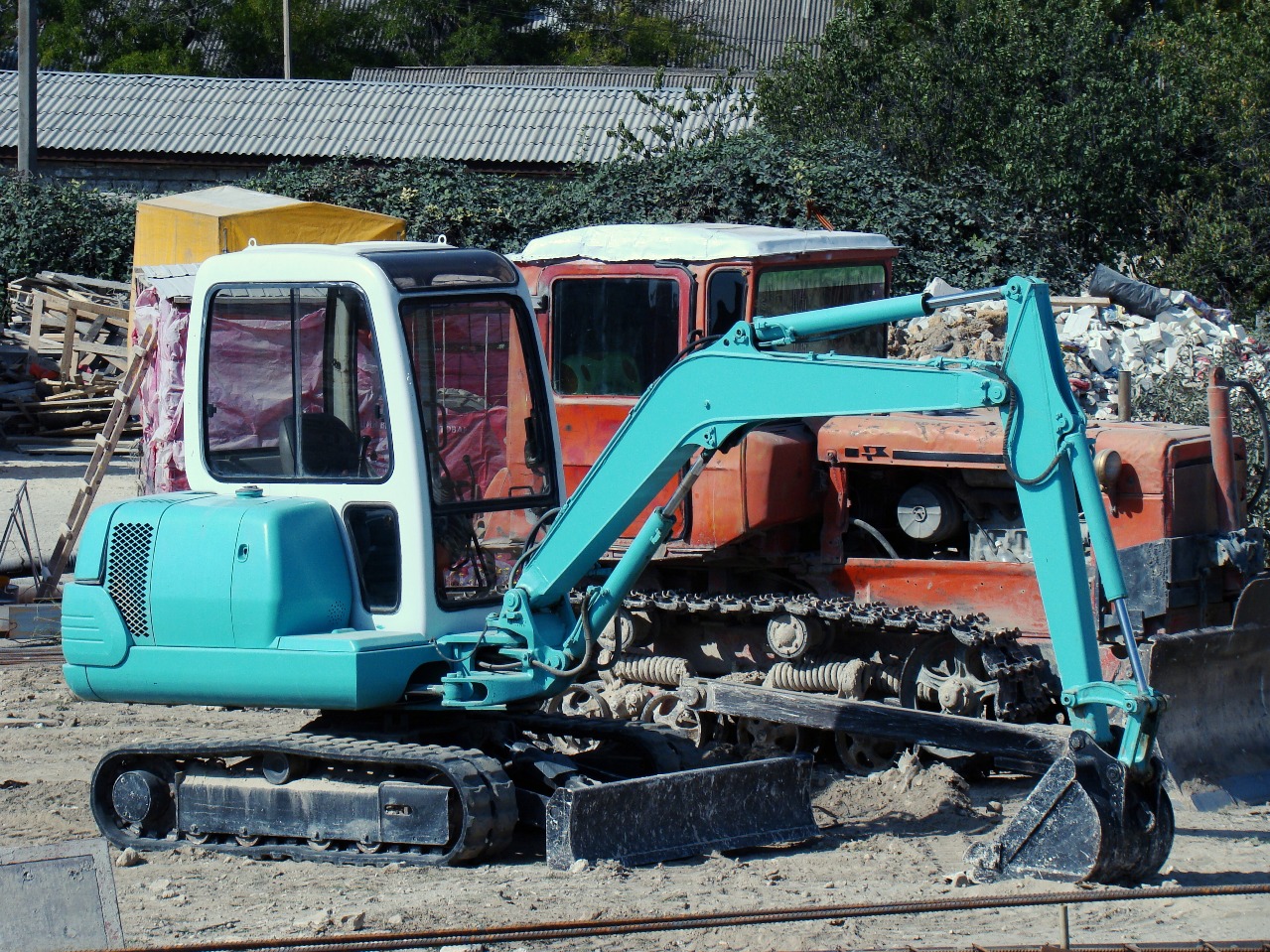 Экскаватор Kobelco SK045. Севастополь