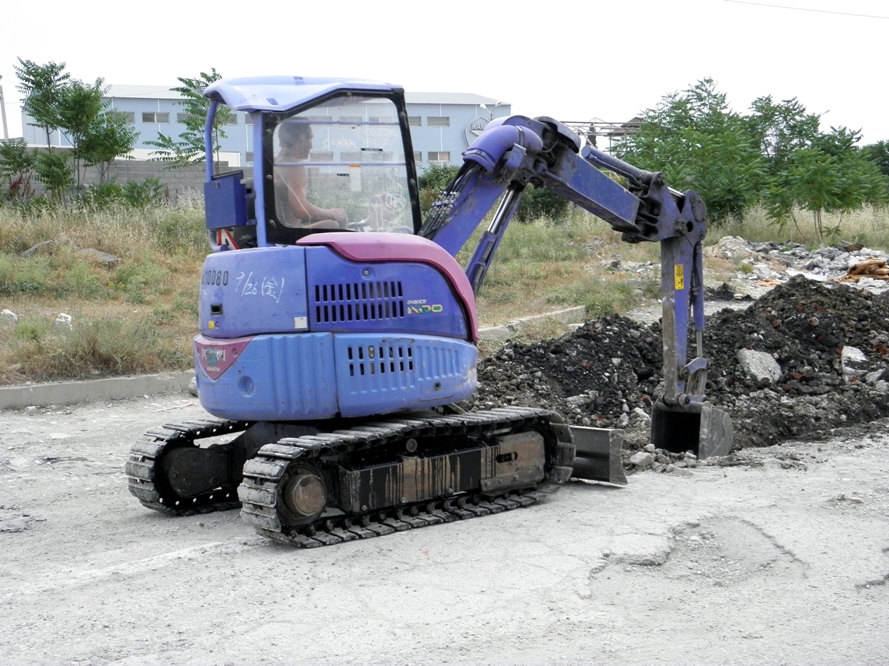 Экскаватор Komatsu PC28. Севастополь