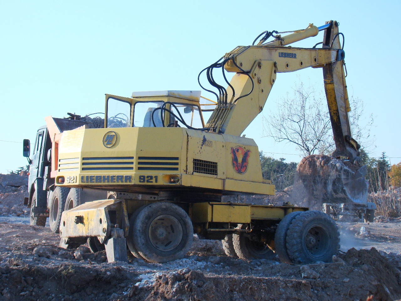 Экскаватор Liebherr A921 #00175 СН. Севастополь