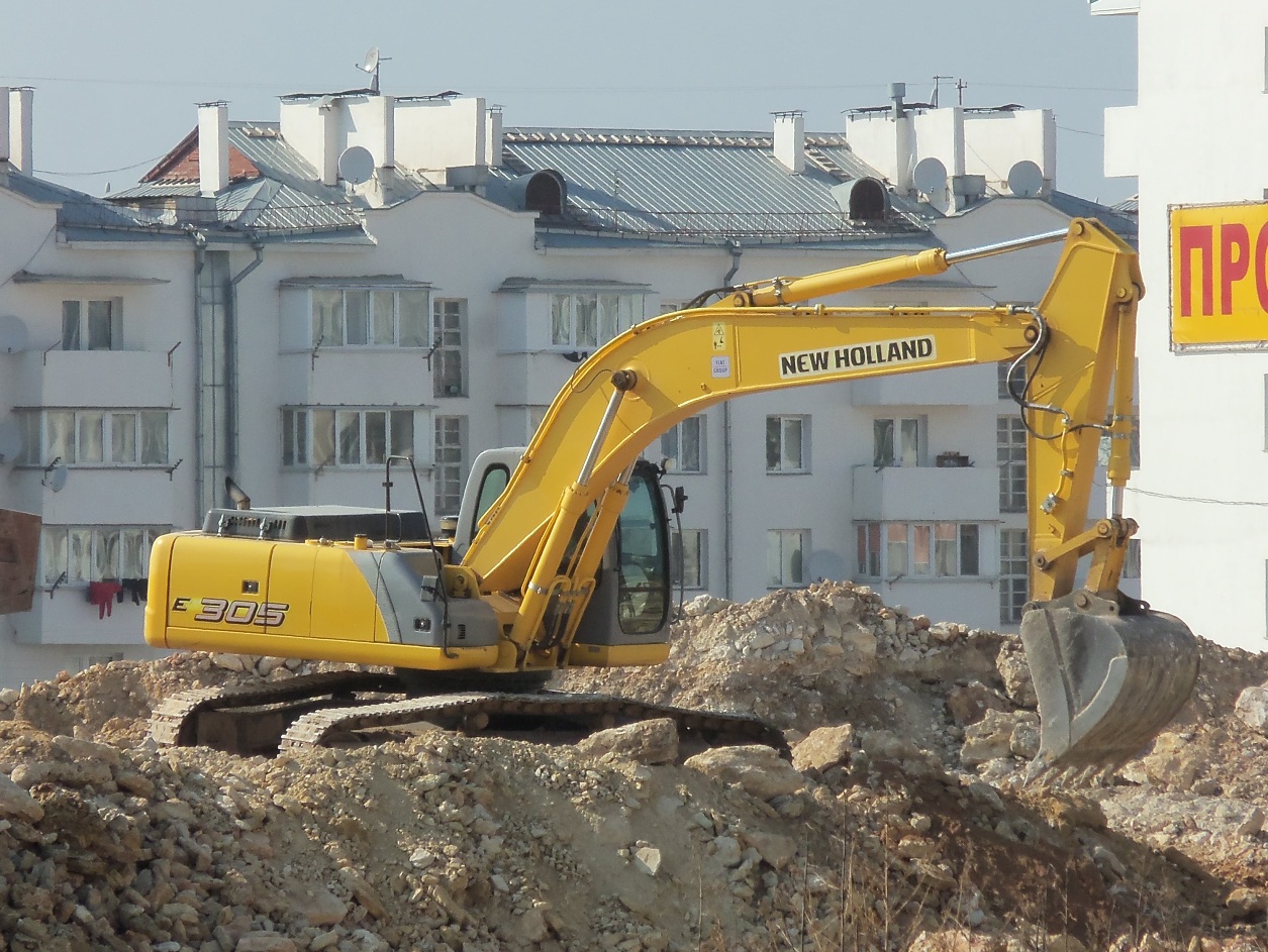 Экскаватор New Holland E305. Севастополь
