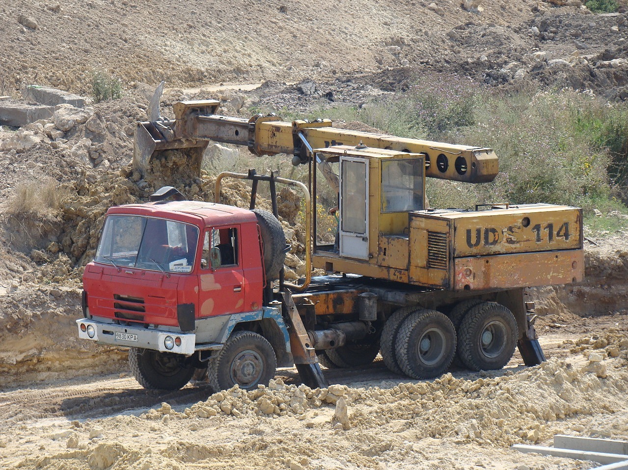 Экскаватор-планировщик UDS-114  на шасси Tatra 815 #9830 КРА. Севастополь