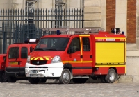 Пожарный автомобиль Gimaex на базе Renault Mascott . Франция, Версаль 