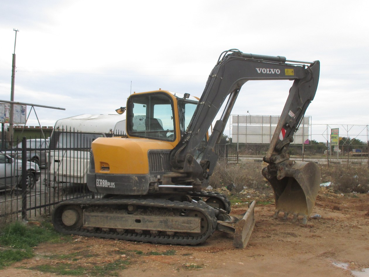 Экскаватор Volvo ECR88Plus. Севастополь