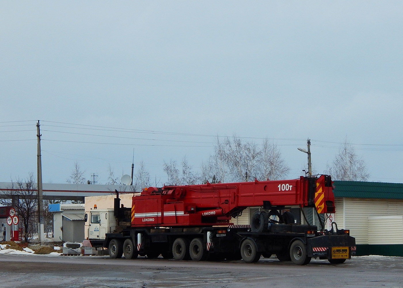 Автокран Lokomo A395NR #К 686 КК 31 с прицепом Lokomo P-140C #АК 6464 31. Белгородская область, г. Бирюч, автодорога Р-185 "Белгород - Павловск"