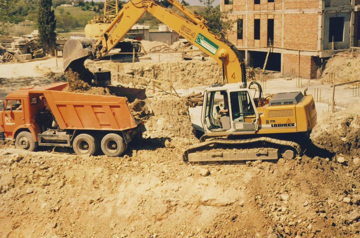 Экскаватор Liebherr R924 Litronic. Севастополь
