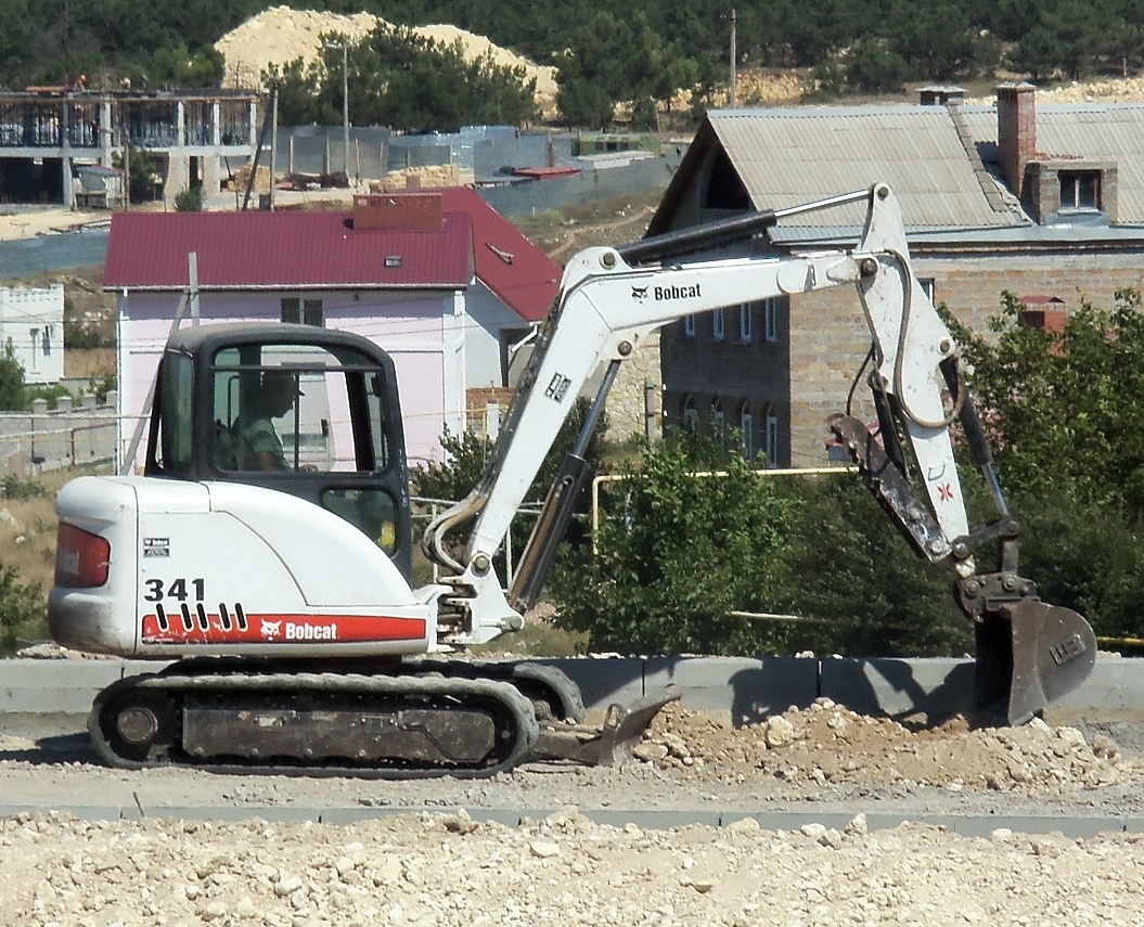 Экскаватор Bobcat 341. Севастополь