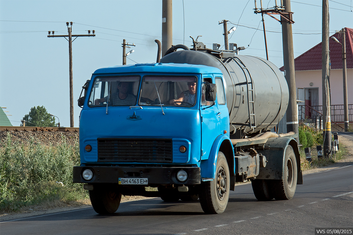 Ассенизационный автомобиль на шасси МАЗ-5334  #ВН 4163 ЕН. Одесская область, Затока, Лиманская улица