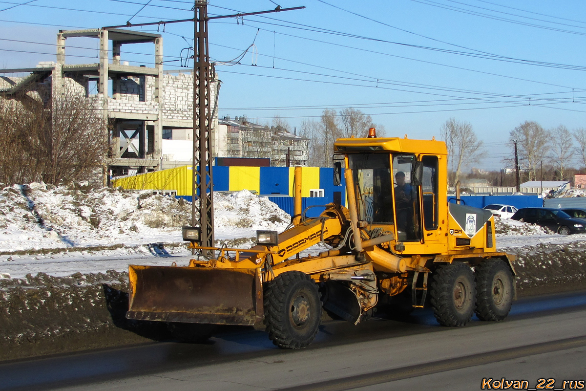 Автогрейдер ДЗ-122Б. Алтайский край, Барнаул, Власихинская улица