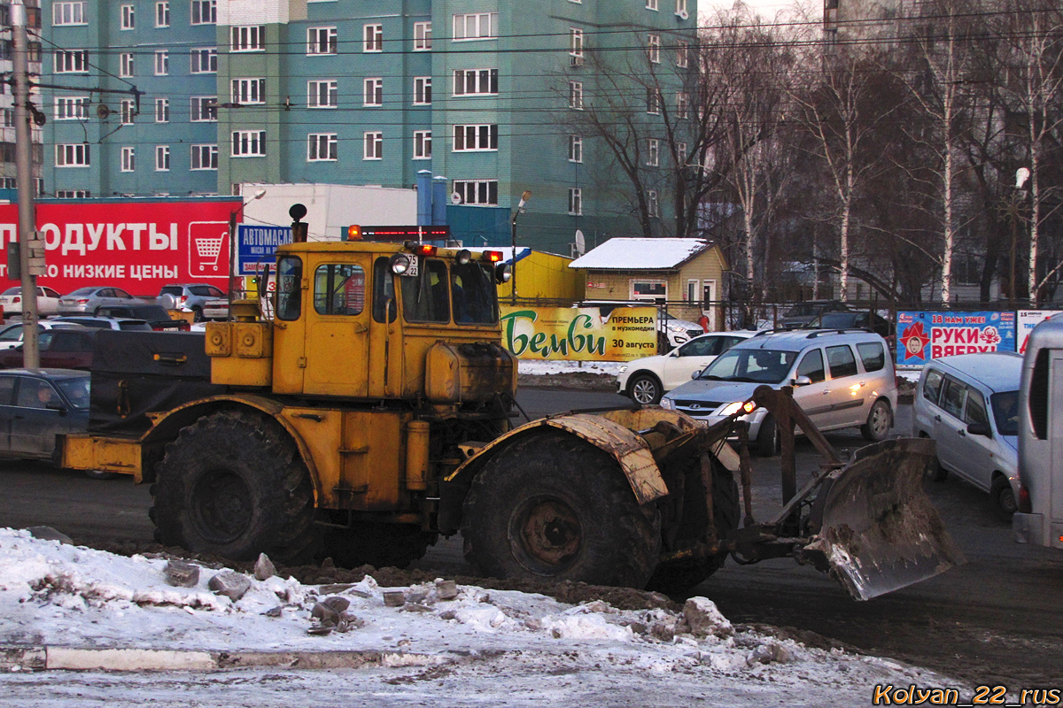  Трактор К-701 со снегоуборочным отвалом #9475 МС 22. Алтайский край, Барнаул, улица Попова